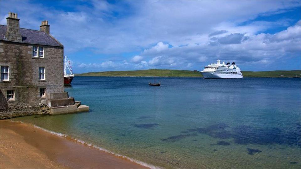 Queens Hotel Lerwick Exterior foto